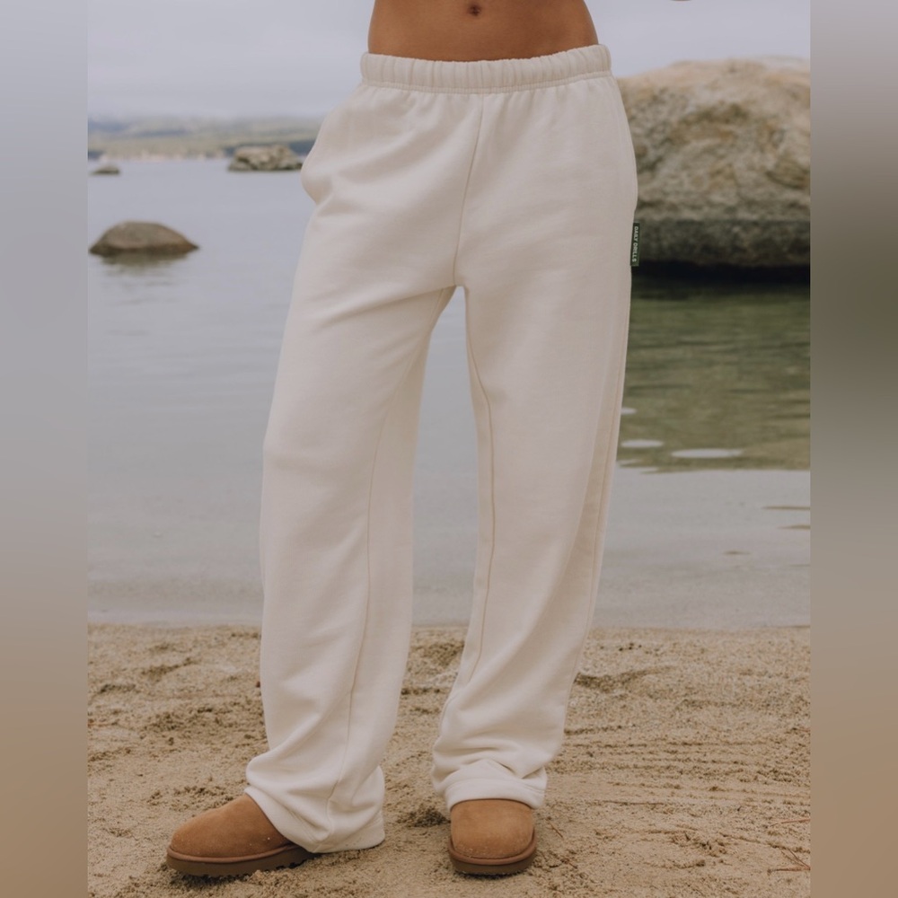 Daily Drills Heavyweight straight leg sweatpants sand M/L NWT